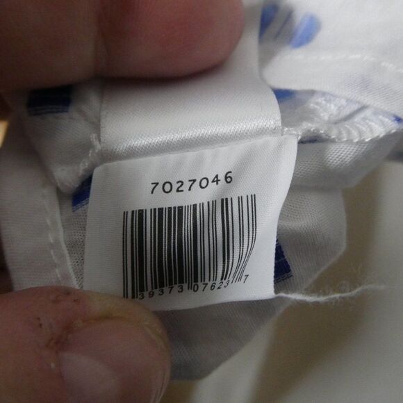 CeCe Clipped Swiss Dot Button Up Shirt Sleeveless - Picture 8 of 10